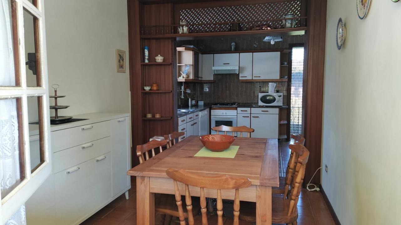 הוילה Fene Casa Con Jardin En La Playa De Almieiras מראה חיצוני תמונה